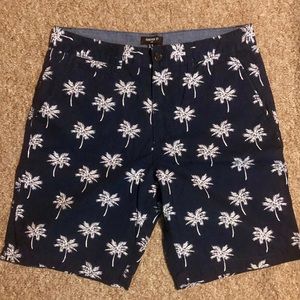Men’s Forever 21 Shorts - Size 31